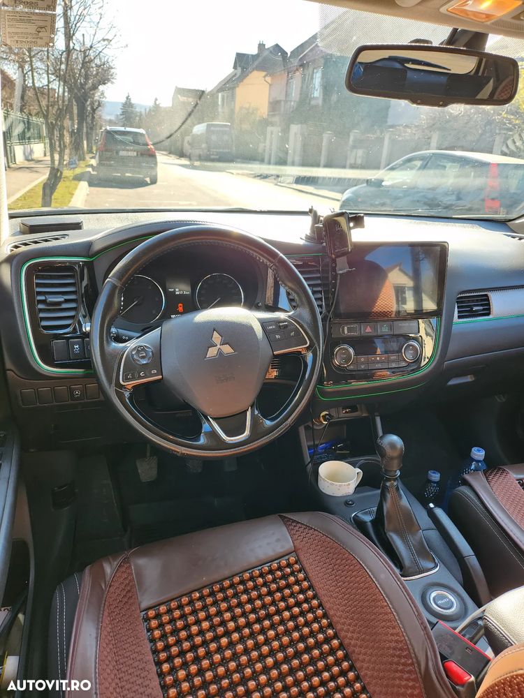 Mitsubishi Outlander 2.2L DI-D AS&G 6MT 4WD Intense A80 - 11