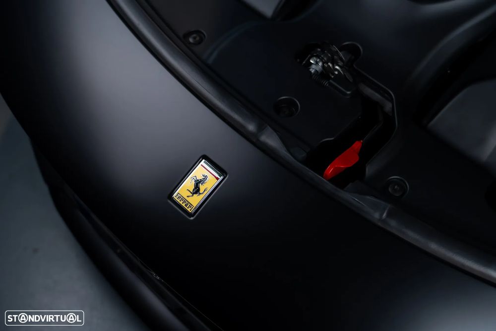 Ferrari Roma 3.9 Twin-Turbo V8 - 8