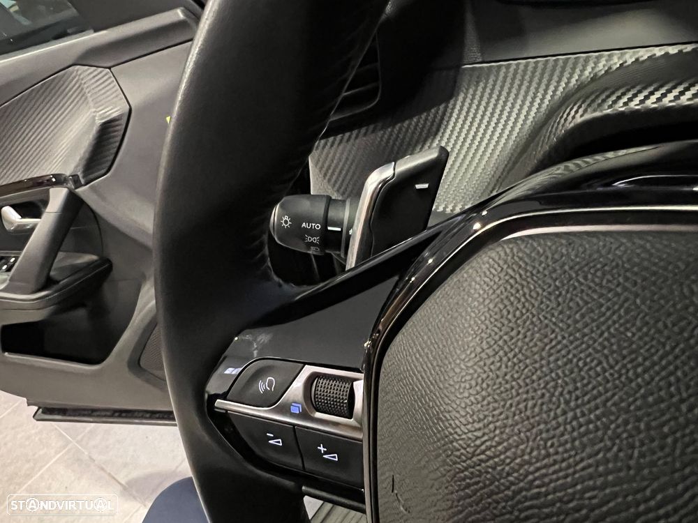 Peugeot 2008 1.5 BlueHDi Allure Pack EAT8 - 8