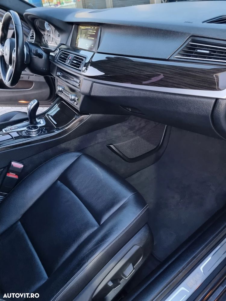 BMW Seria 5 520d Aut. Luxury Line - 7