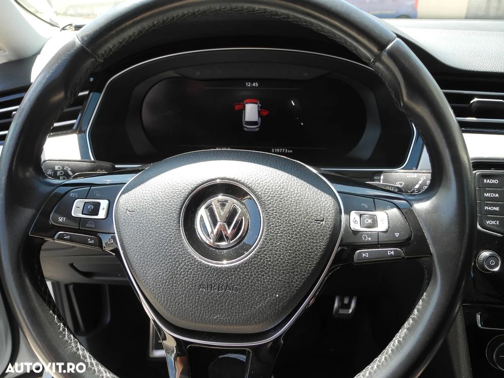 Volkswagen Passat - 8