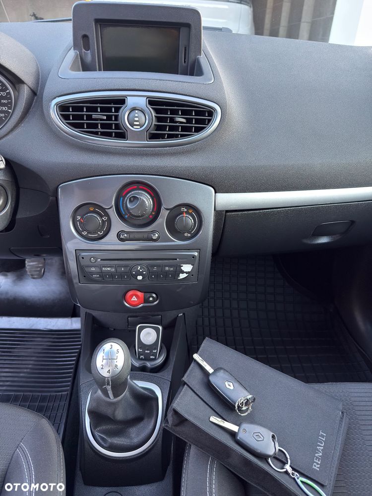 Renault Clio 1.2 16V All Inclusive - 23