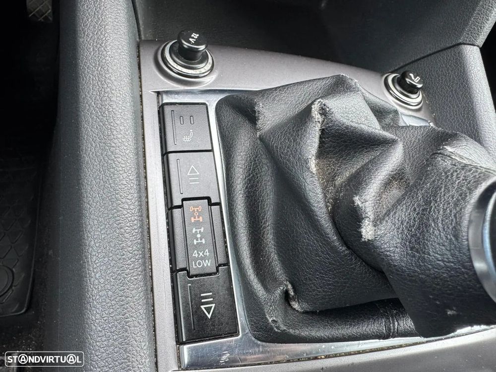 VW Amarok 2.0 BiTDI BMT Highline - 40