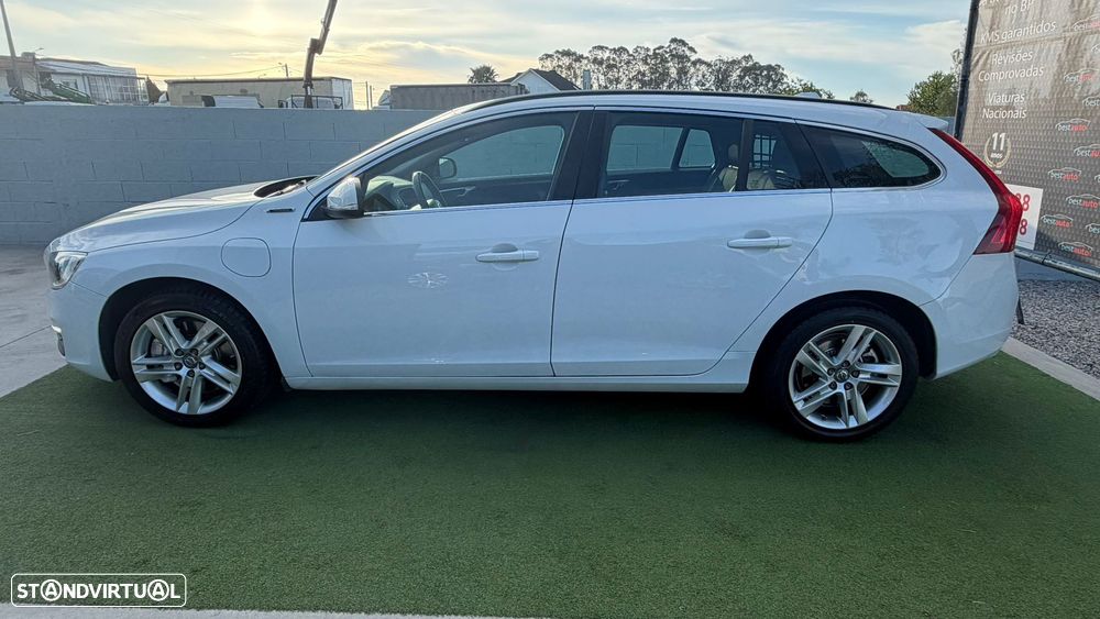 Volvo V60 2.4 D6 Momentum AWD Phev - 13