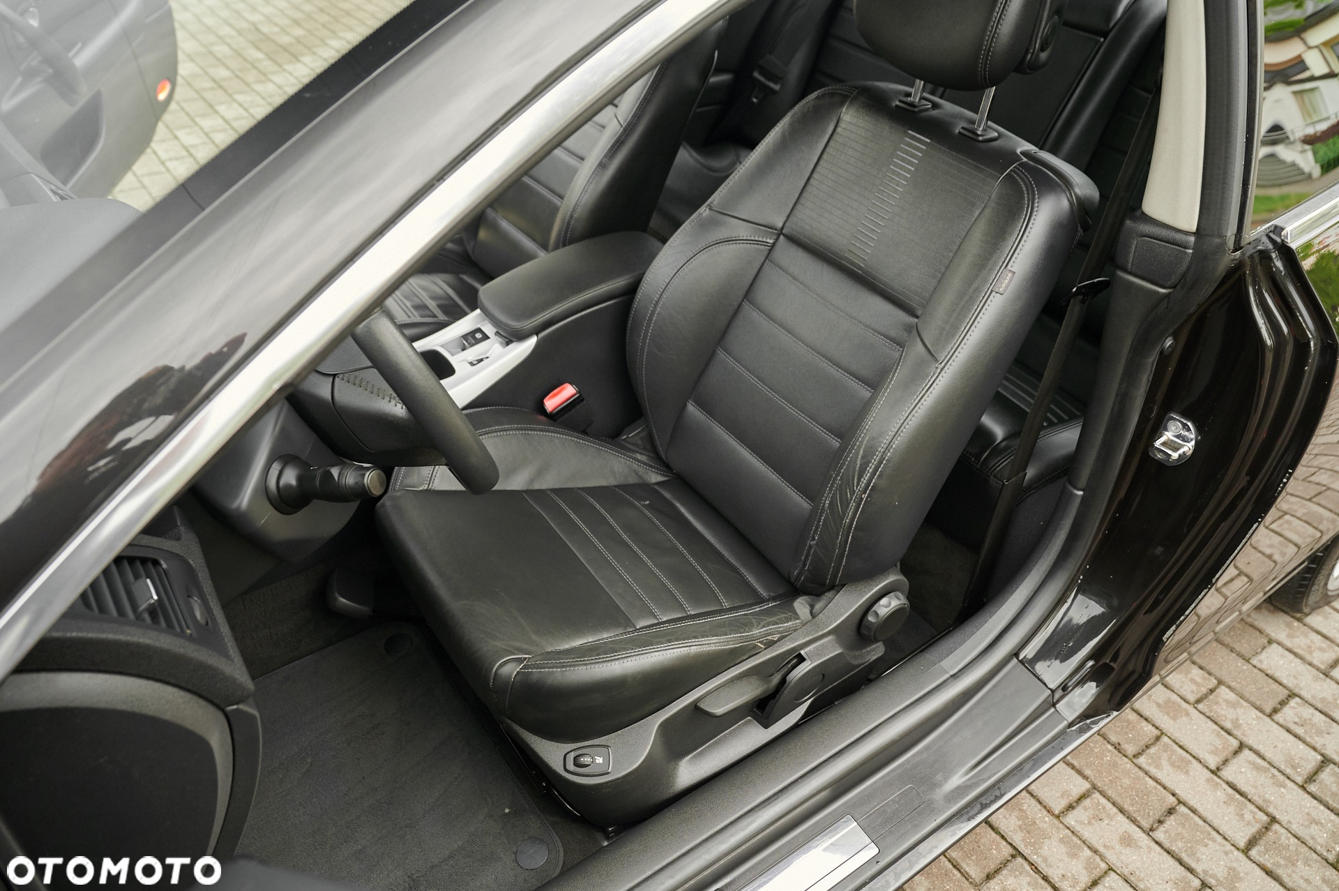 Renault Laguna Coupe dCi 150 FAP - 30