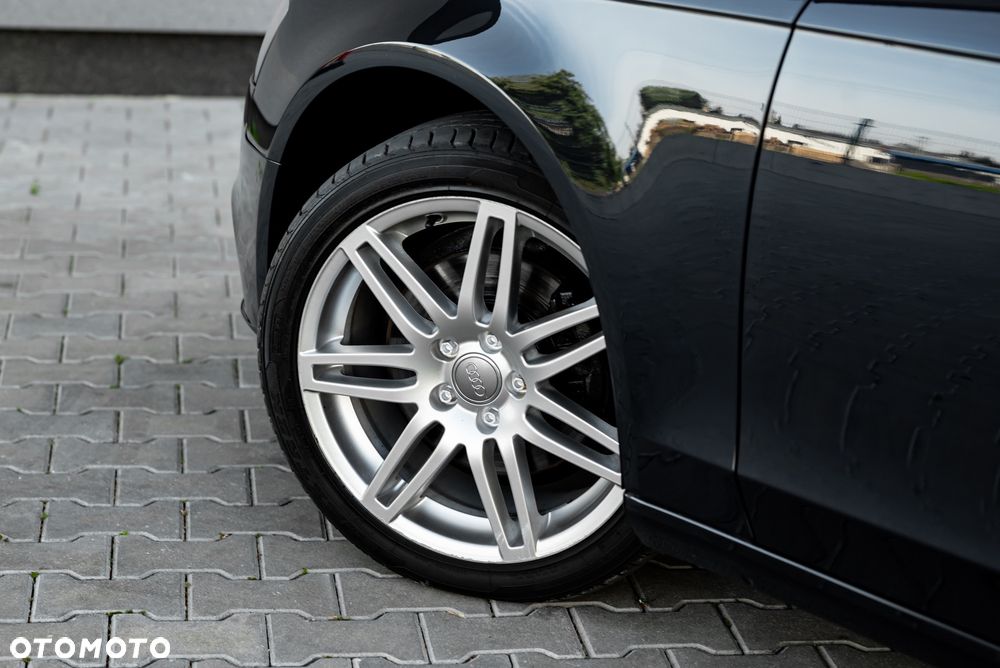 Audi A4 Avant 2.0 TDI - 15