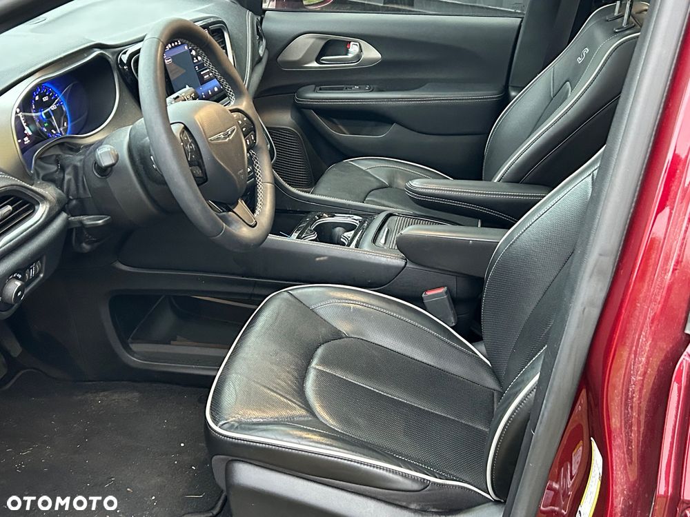 Chrysler Pacifica - 8