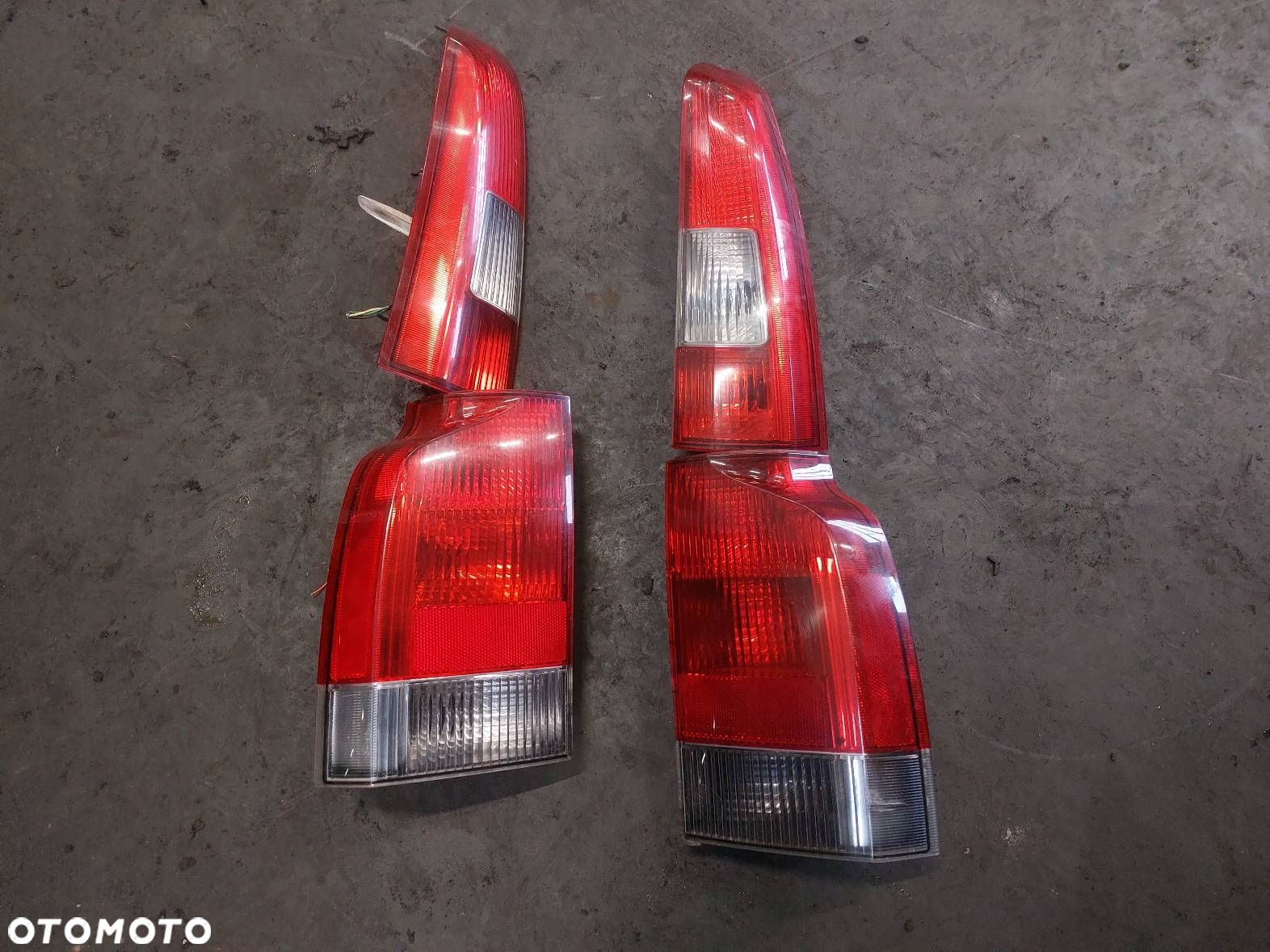 KOMPLETNY TYŁ LAMPY TYŁ KLAPA BAGAŻNIKA VOLVO V70 II - 10