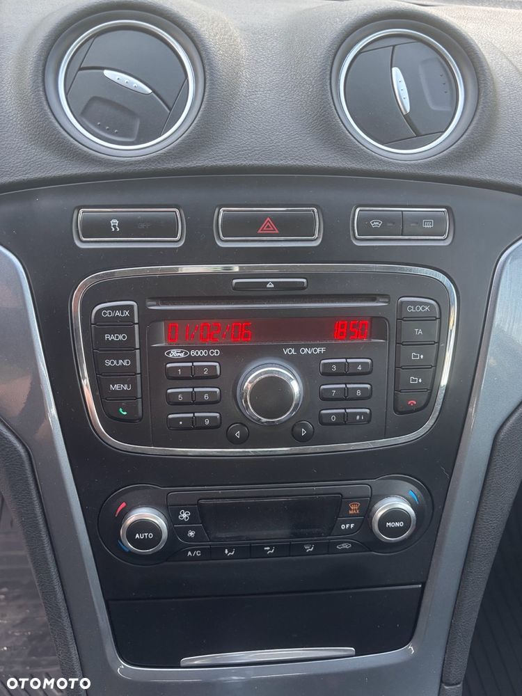 Ford Mondeo 2.0 TDCi Ambiente - 12