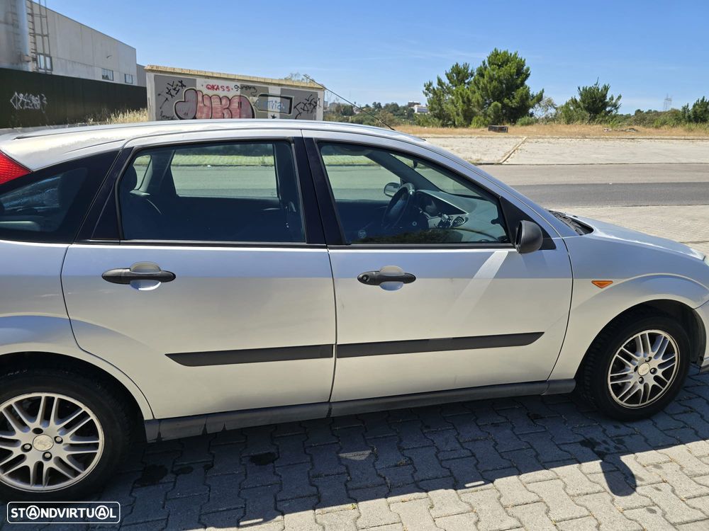 Ford Focus 1.4 Ambiente - 3