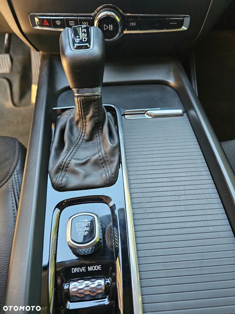 Volvo V60 D3 Momentum Pro - 23