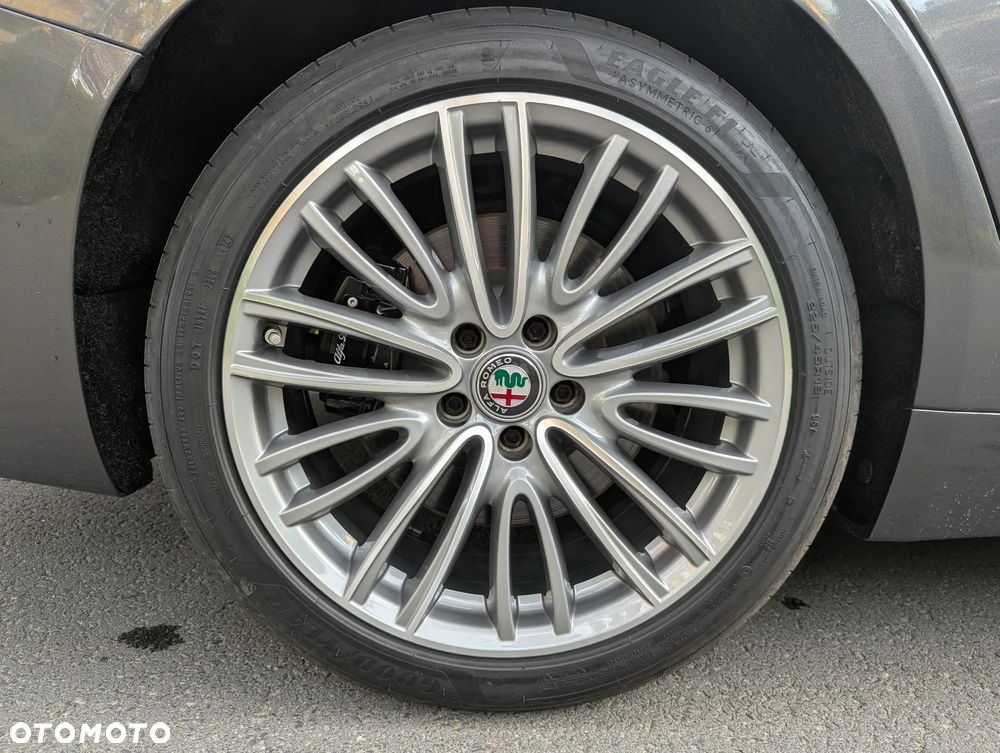 Alfa Romeo Giulia 2.0 Turbo Veloce Q4 - 24