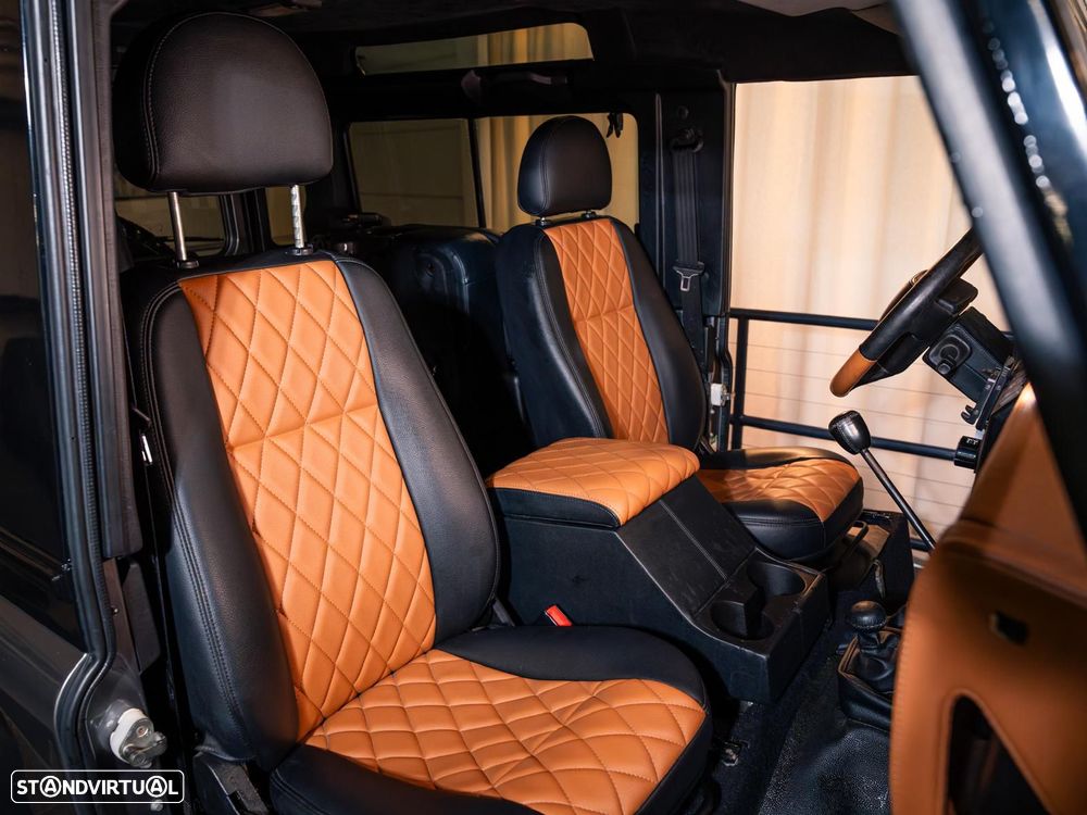 Land Rover Defender - 5