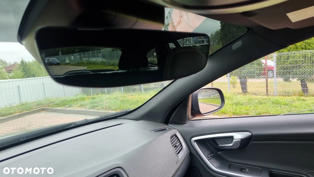 Volvo V60 D4 Geartronic Momentum - 37