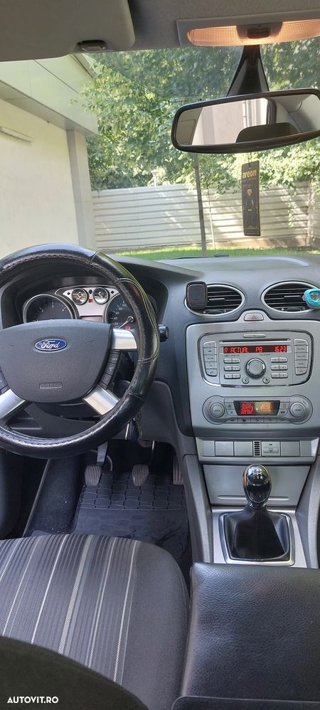 Ford Focus 1.8 TDCI Trend - 11