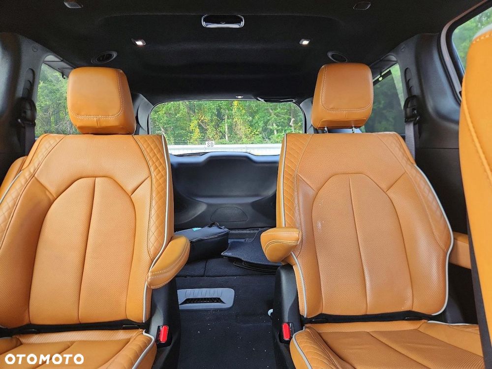 Chrysler Pacifica - 9