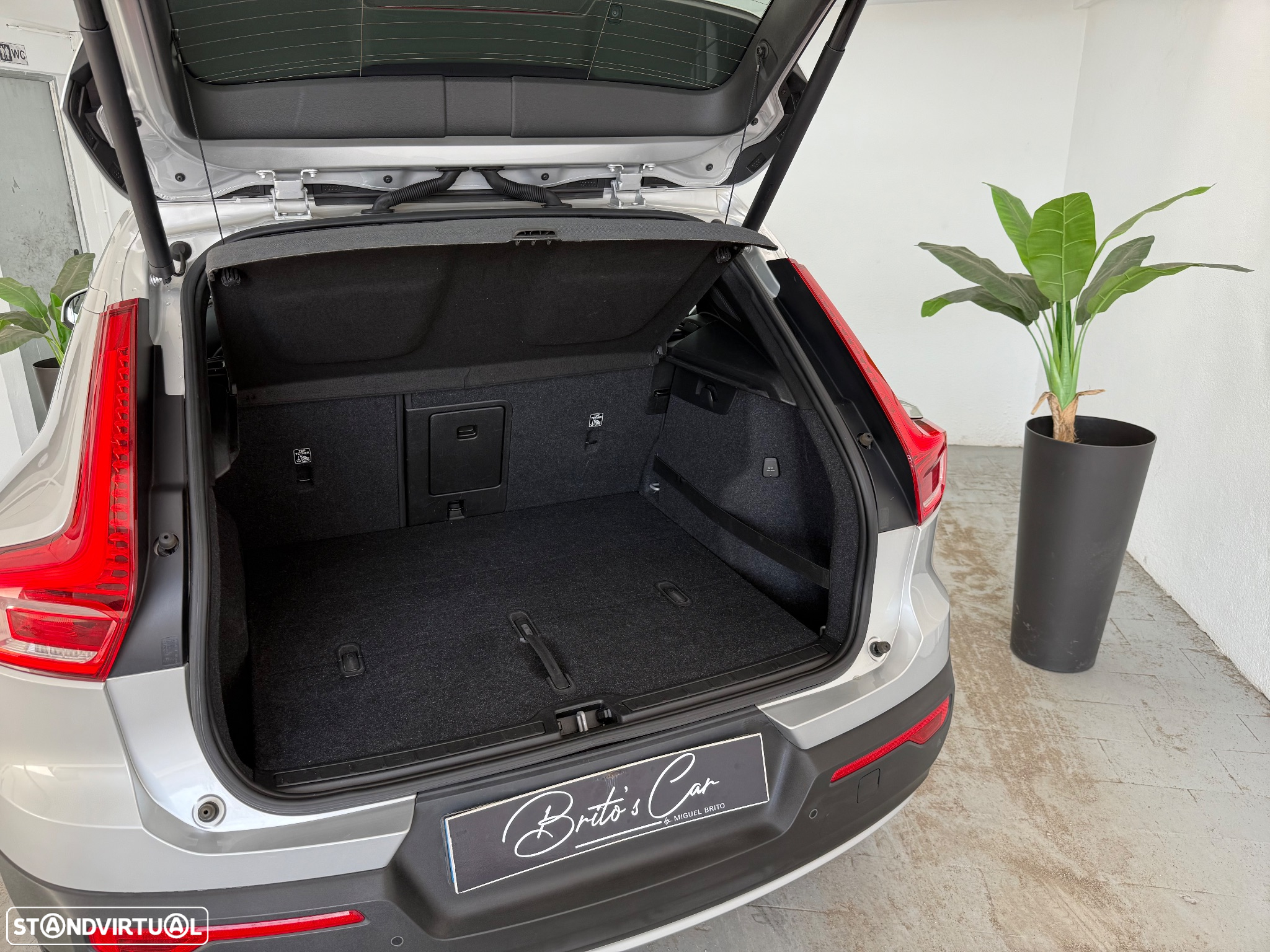 Volvo XC 40 1.5 T3 Momentum Tech Edition - 23