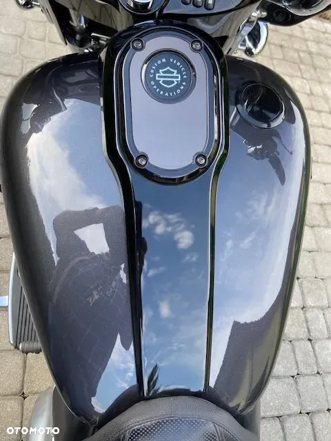Harley-Davidson Touring Street Glide - 24