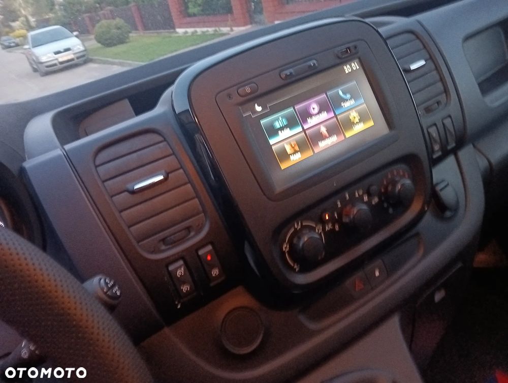 Opel Vivaro - 16