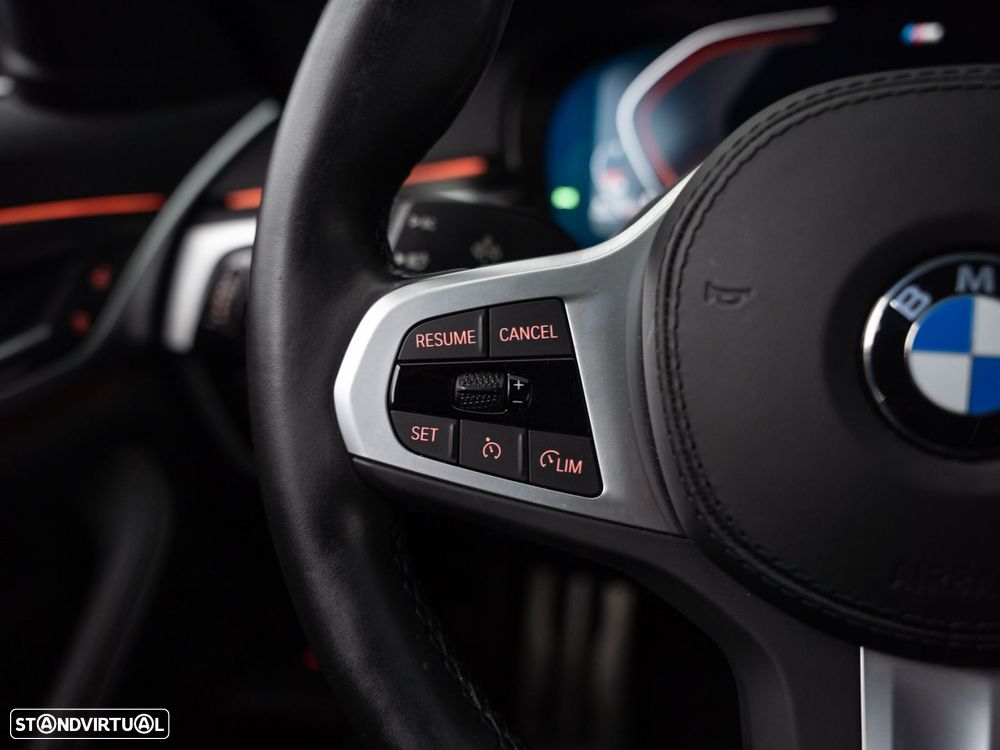 BMW 520 d Pack Desportivo M Auto - 21