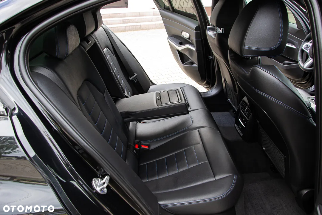 BMW Seria 3 - 26