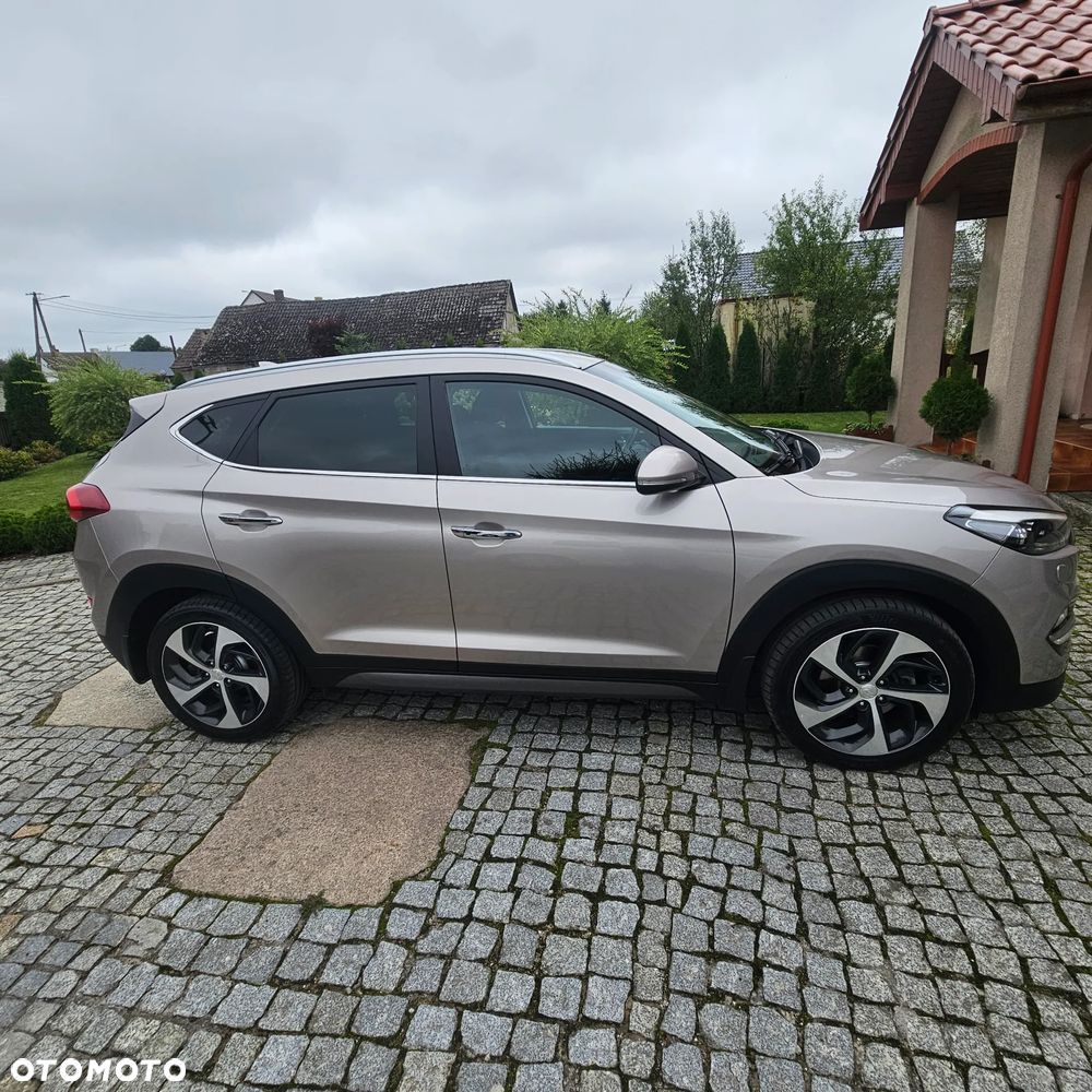 Hyundai Tucson 2.0 CRDI Comfort 4WD - 2