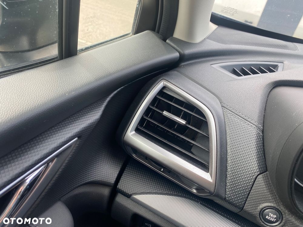 Subaru Forester 2.0 i Platinum Lineartronic - 11