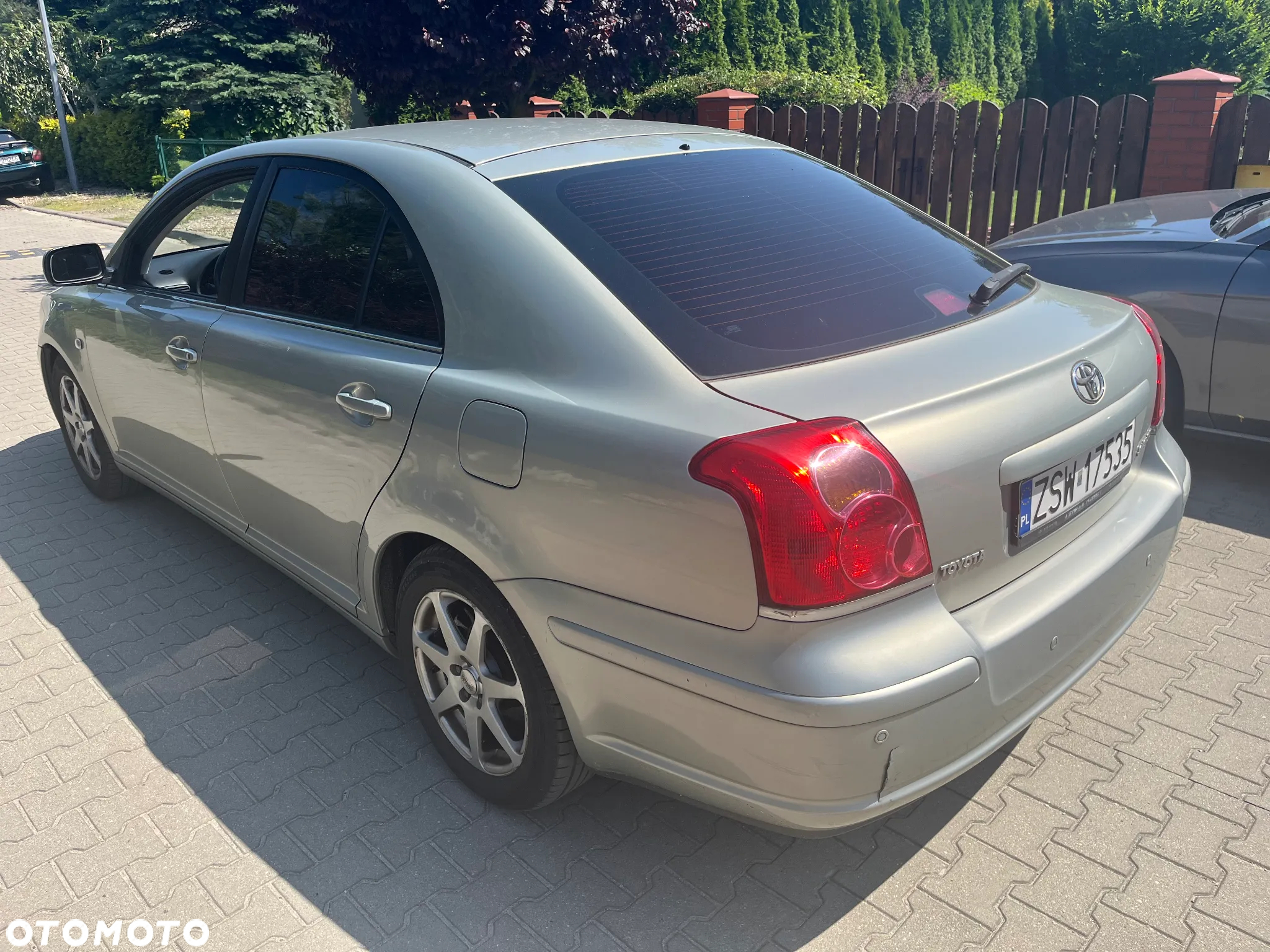 Toyota Avensis 1.8 VVT-i Sol - 4