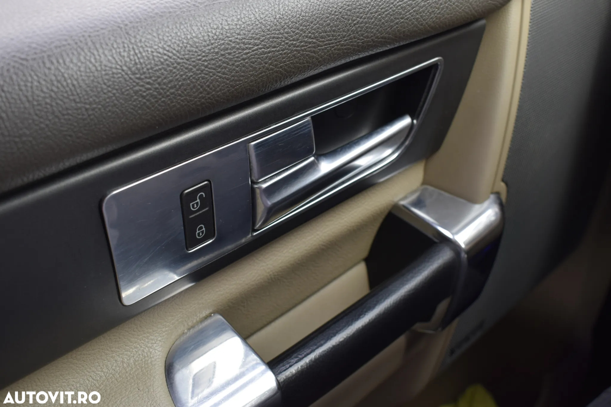 Land Rover Discovery 4 3.0 L TDV6 GRAPHITE Aut. - 29