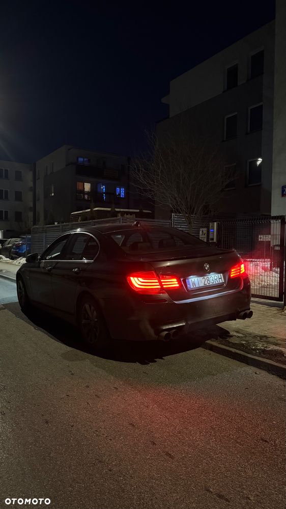 BMW Seria 5 528i xDrive - 25