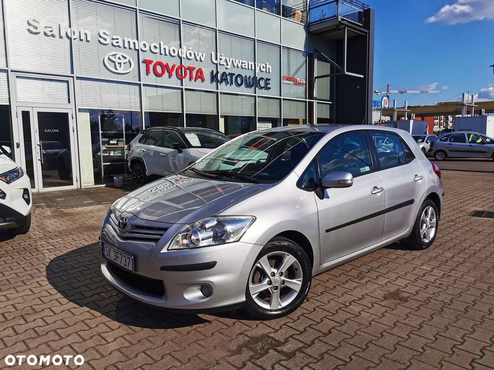 Toyota Auris 1.6 Premium - 1