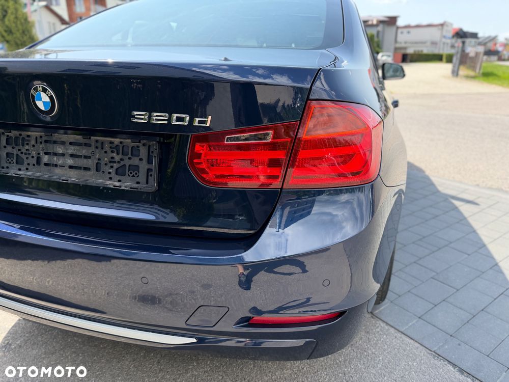 BMW Seria 3 320d xDrive Luxury Line - 30