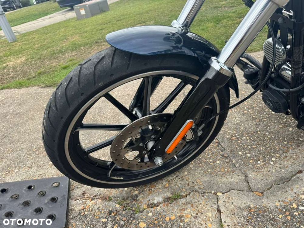 Harley-Davidson FXSB Breakout - 12