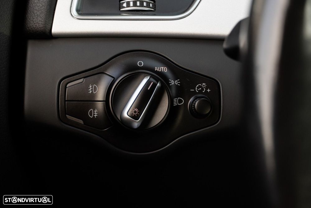 Audi A4 Avant 2.0 TDI Business Line S-line - 44