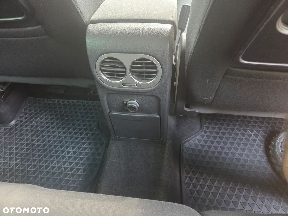Volkswagen Tiguan - 19