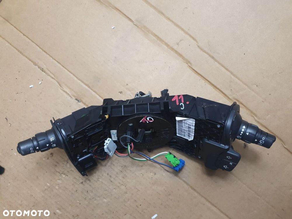 } PRZEŁĄCZNIK ZESPOLONY PAJĄK RENAULT SCENIC II nr 8200127727 - 2