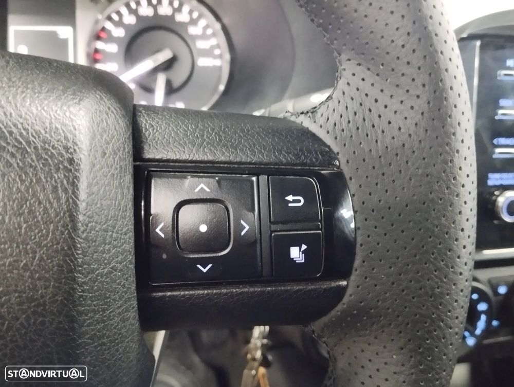 Toyota Hilux 2.4 D-4D 4WD CD CM - 17