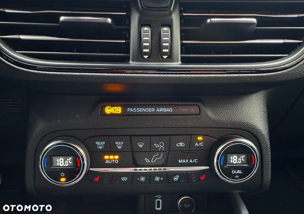 Ford Focus 1.5 EcoBlue Start-Stopp-System ST-LINE - 28