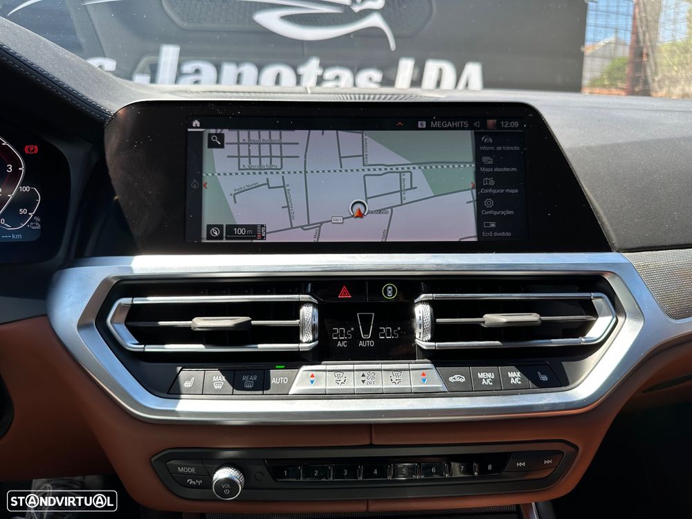 BMW 330 e Touring Line Sport Auto - 24