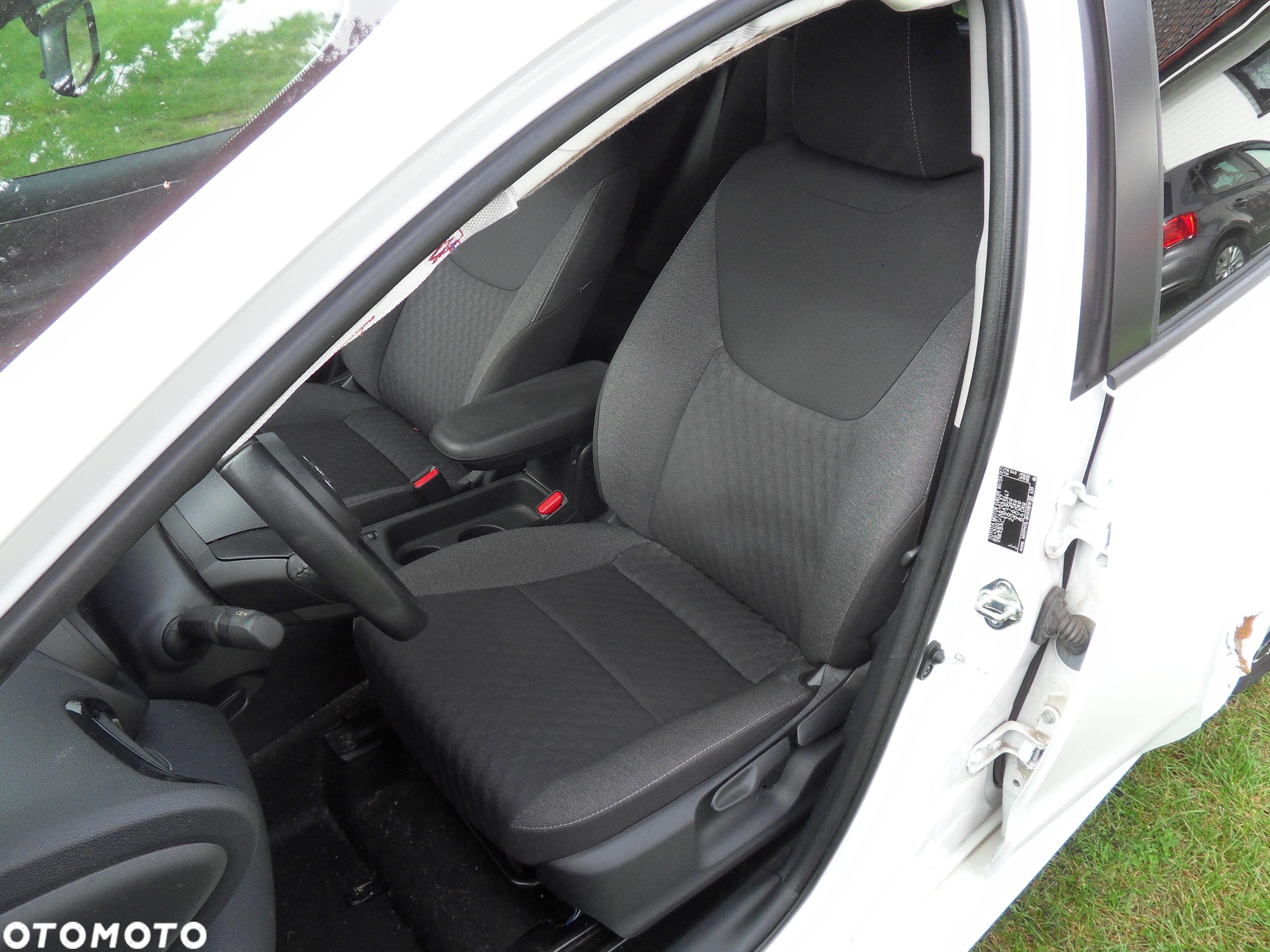 Toyota Yaris Hybrid 1.5 VVT-i Lounge - 15