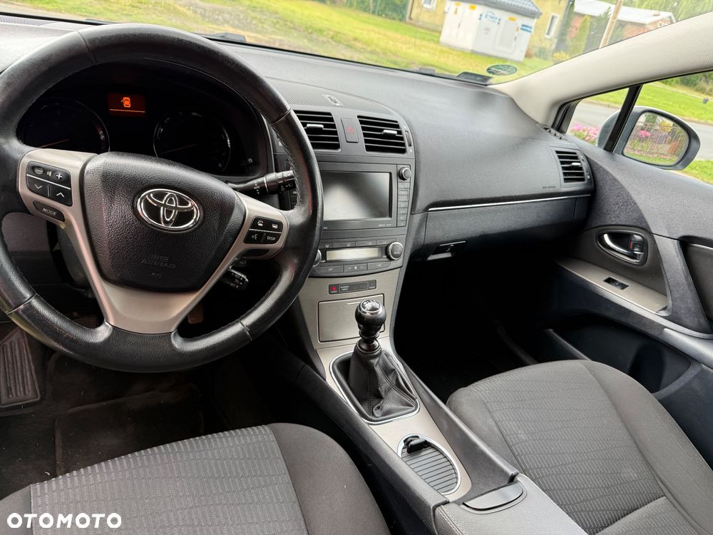 Toyota Avensis 1.8 Sol - 18