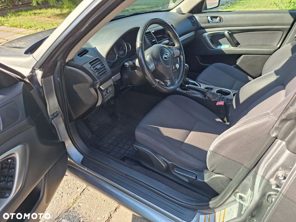 Subaru Legacy 2.0R Trend - 7
