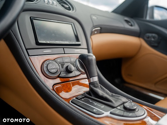 Mercedes-Benz SL - 12