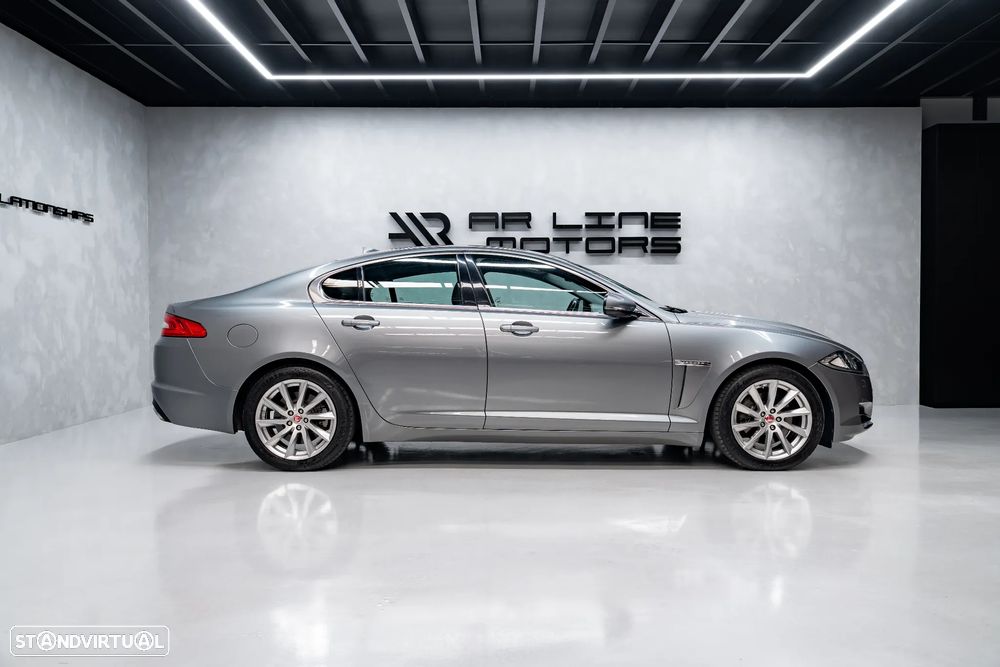 Jaguar XF 2.2 D Premium Luxury - 7