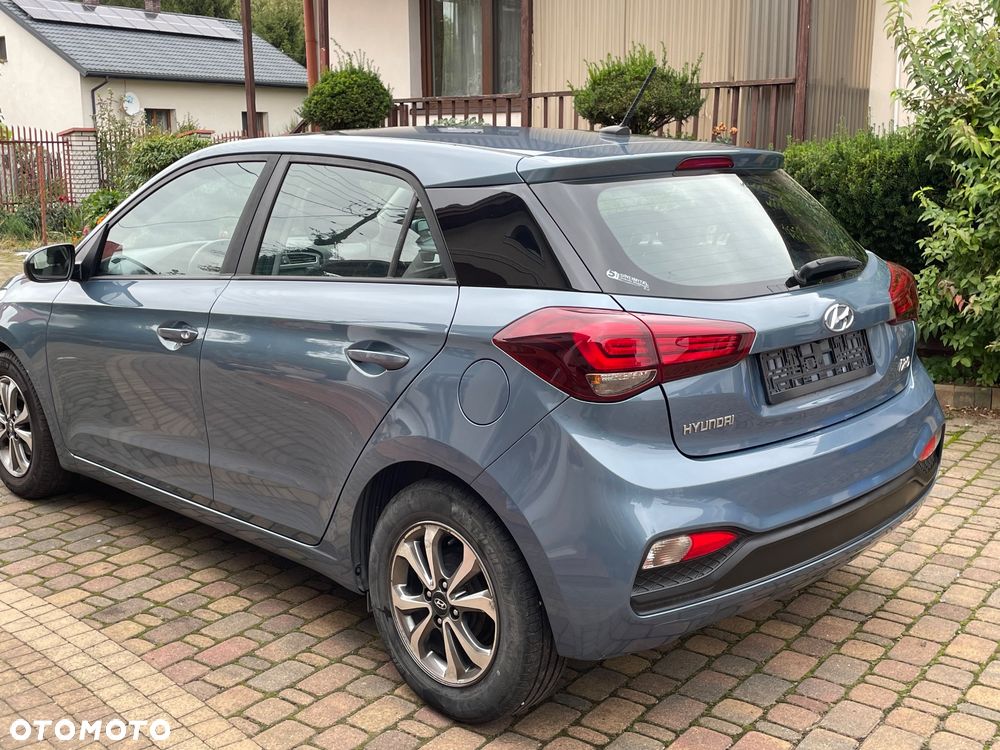 Hyundai i20 blue 1.2 Classic - 11