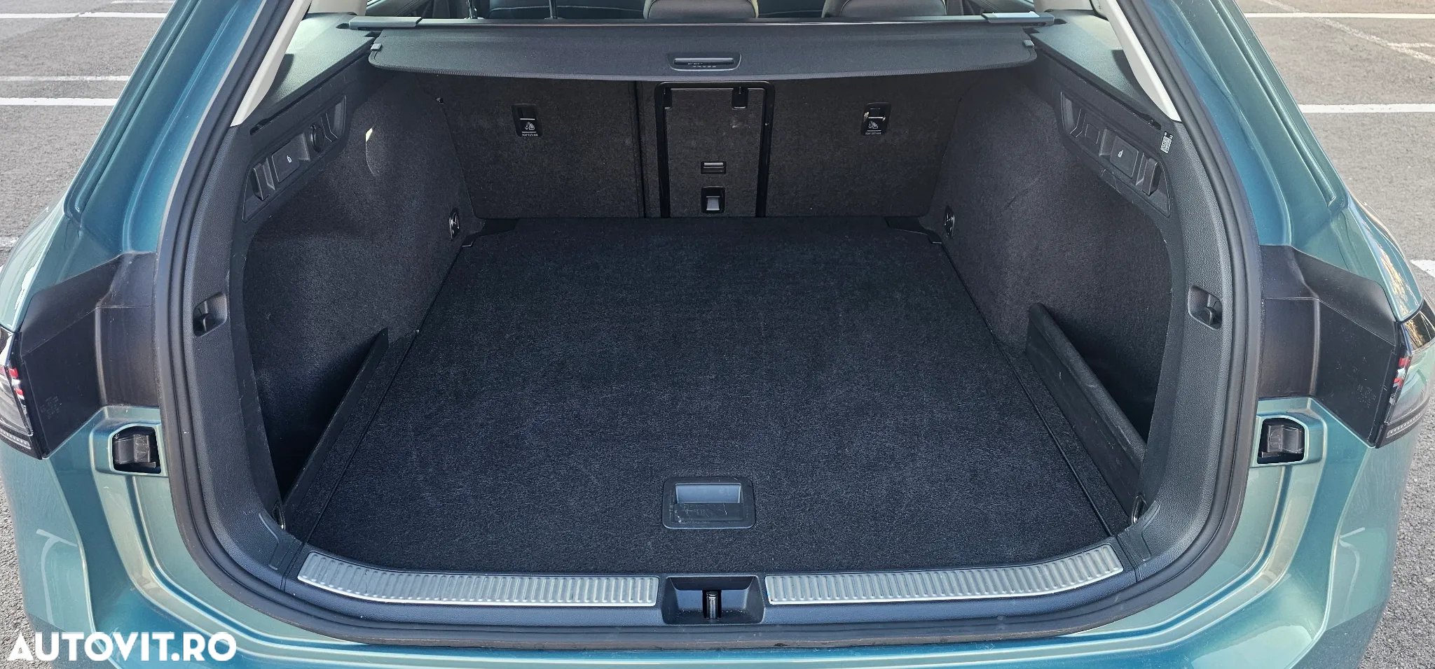 Volkswagen Passat Variant 1.5 eTSI DSG MHEV Business - 33