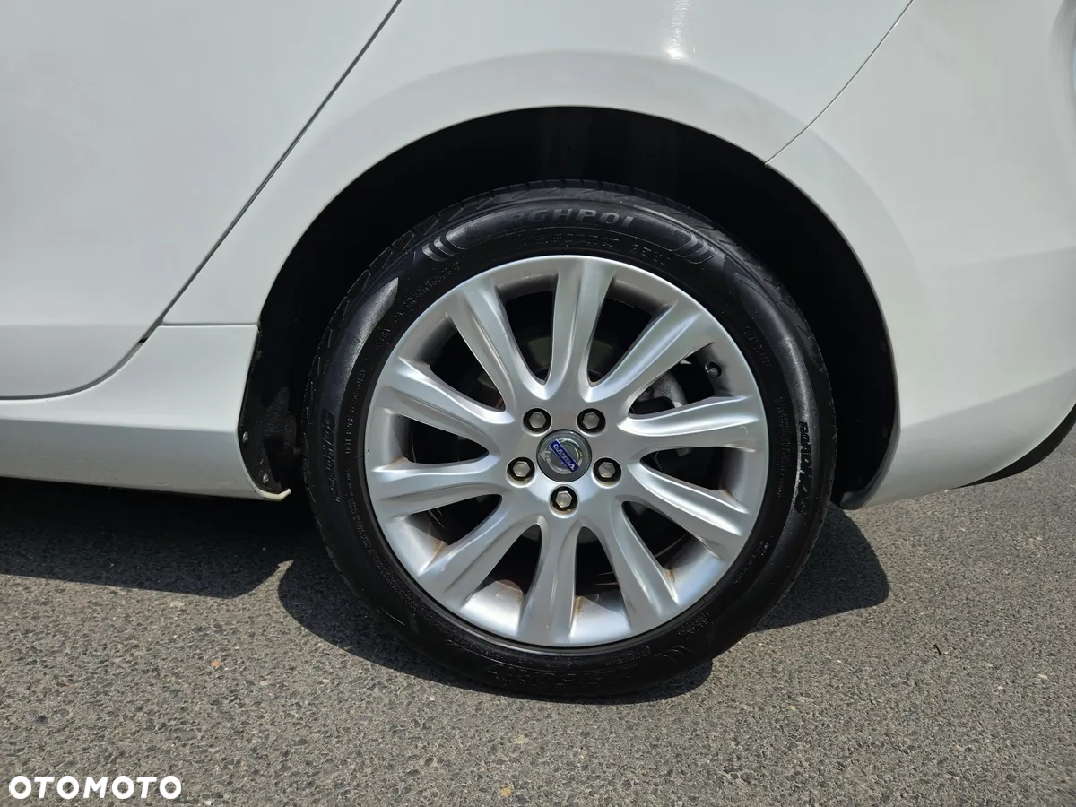 Volvo V40 D2 Momentum - 19