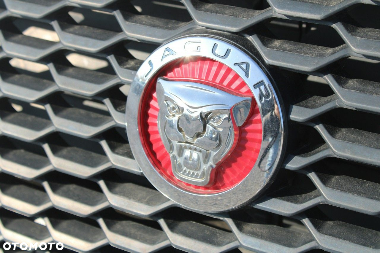 Jaguar E-Pace - 15