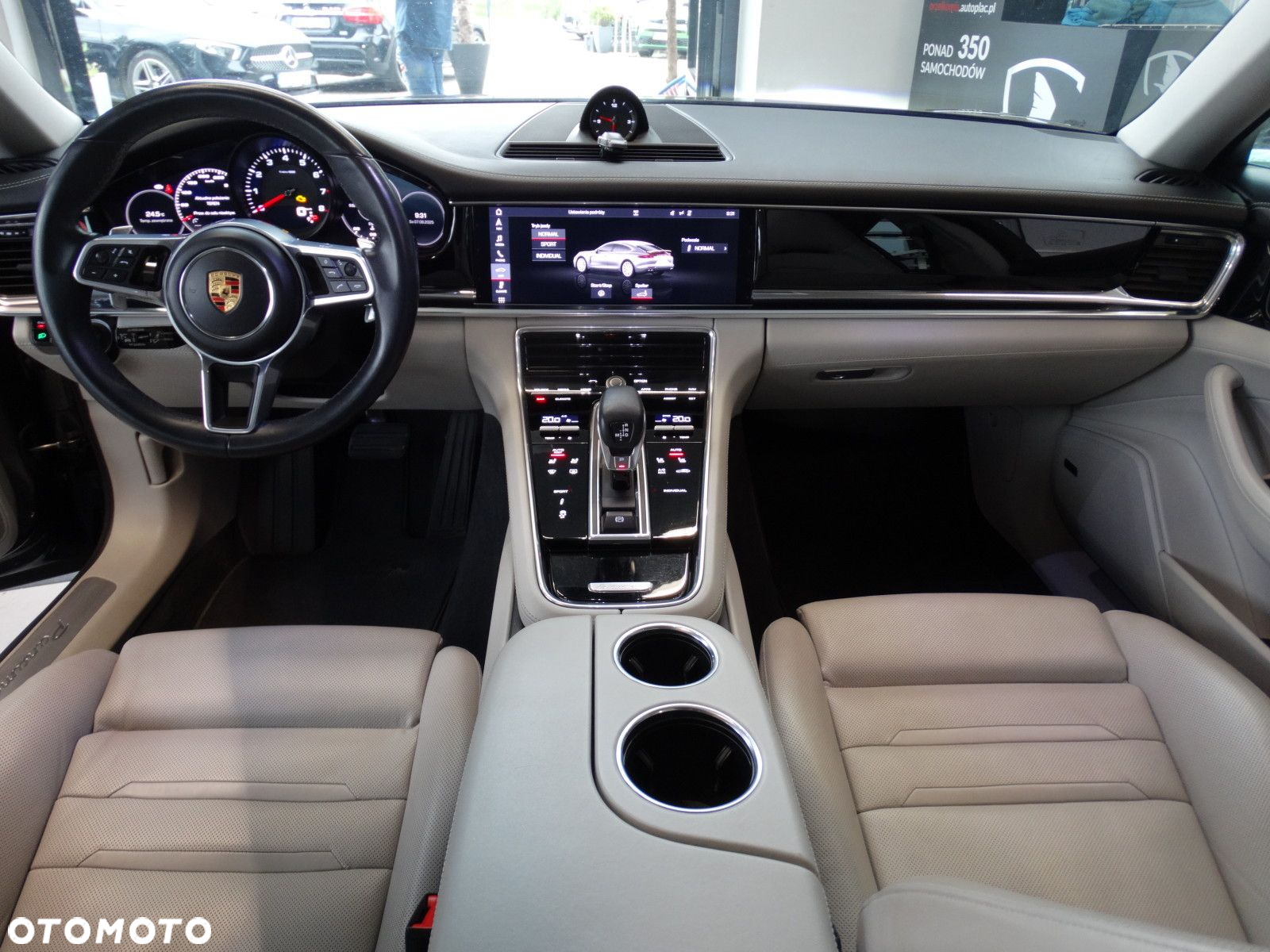 Porsche Panamera - 22