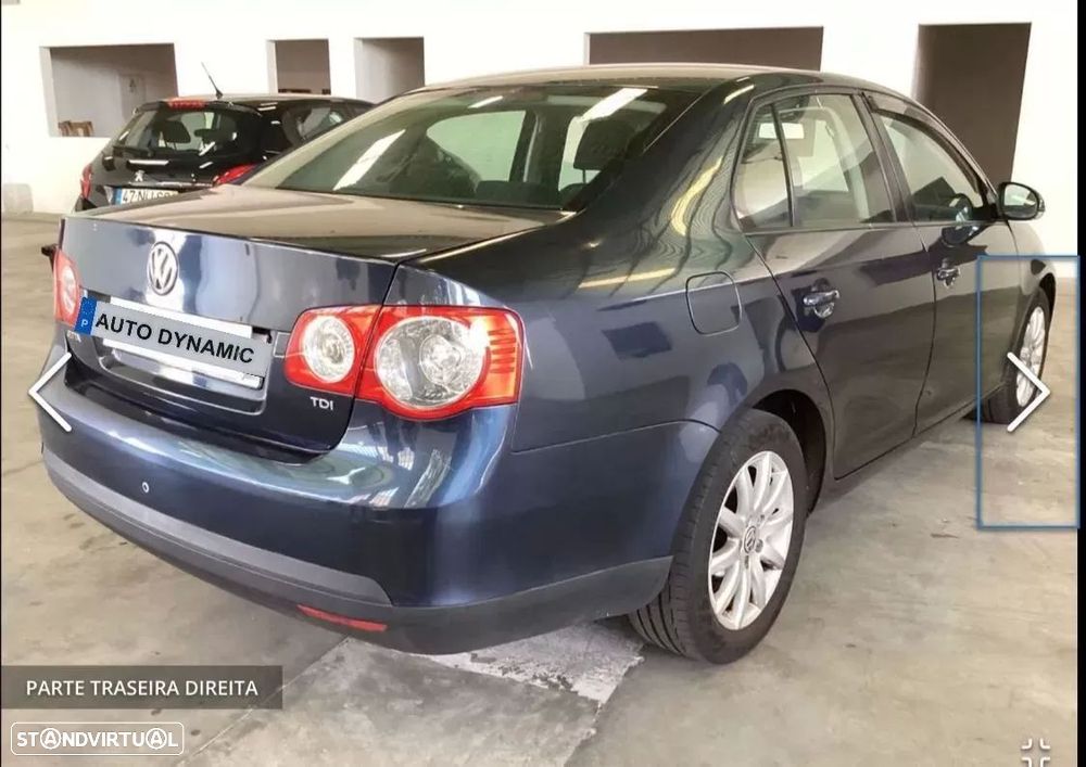 VW Jetta 1.6 TDi Confortline - 11